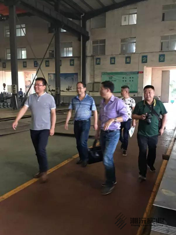 常德湘沅實(shí)業(yè)有限公司,常德垂直垃圾壓縮站,地埋式垃圾壓縮站,電動(dòng)人力斗車(chē),電動(dòng)三輪高壓清運車(chē),電動(dòng)助力拉車(chē)